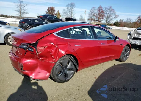 2018 Tesla Model 3 z USA, uszkodzony, nr VIN 5YJ3E1EBXJF070025